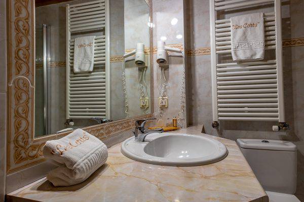 https://cdn.aparthotellescorts.com/aparthotellescorts/2018/09/DSCF3030-emiliphotographer-0020-19092018-aparthotel-les-corts-600x400.jpg